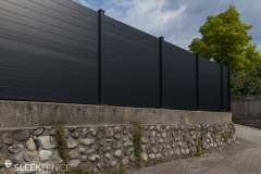 Sleek-Modern-aluminum-privacy-fence